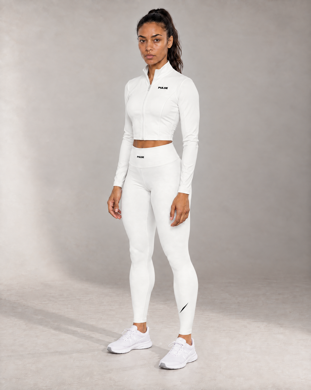 PULSE™ SPECTRE Cropped Jacket – Weiß