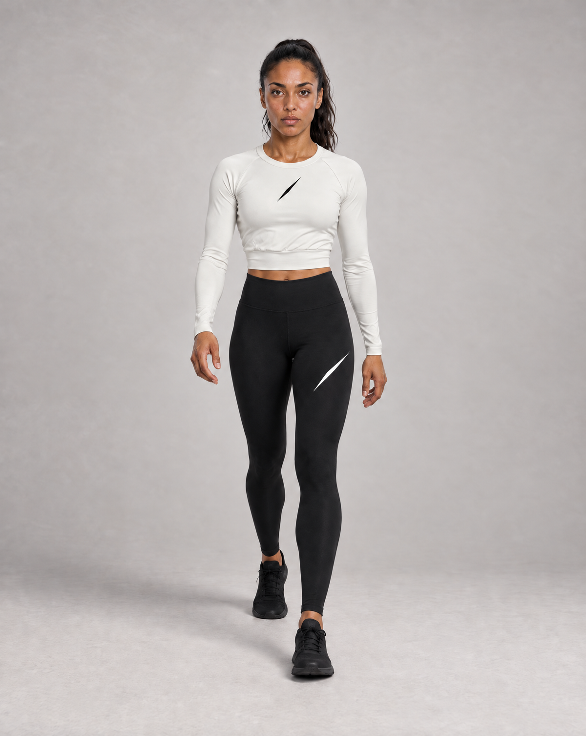 PULSE™ by Golden Vein Cropped Longsleeve in Off-White – Produktansicht 2