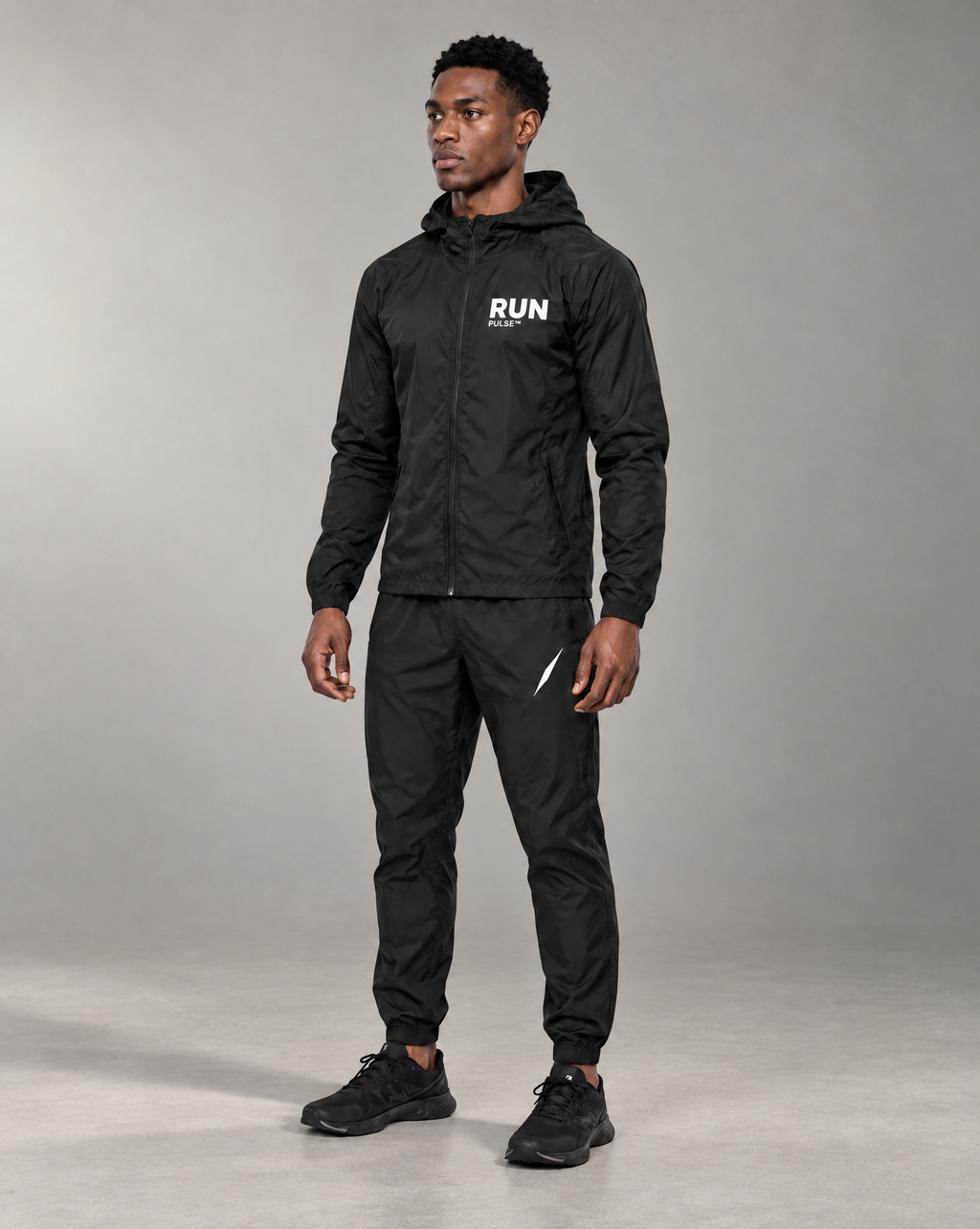 PULSE™ by Golden Vein Run Windbreaker in Schwarz – Produktansicht 4
