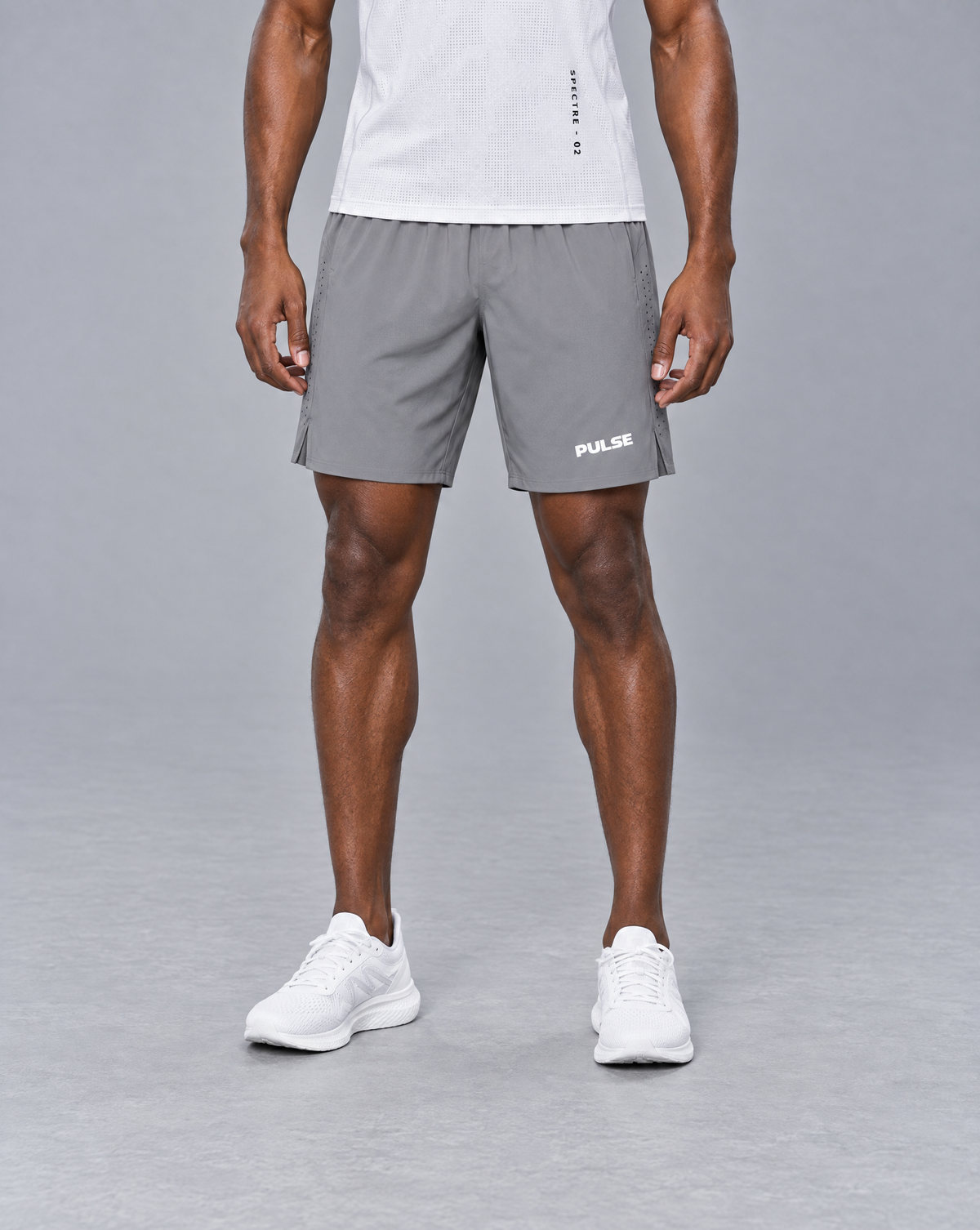 PULSE™ Training Shorts – Light Grey – Produktansicht 1