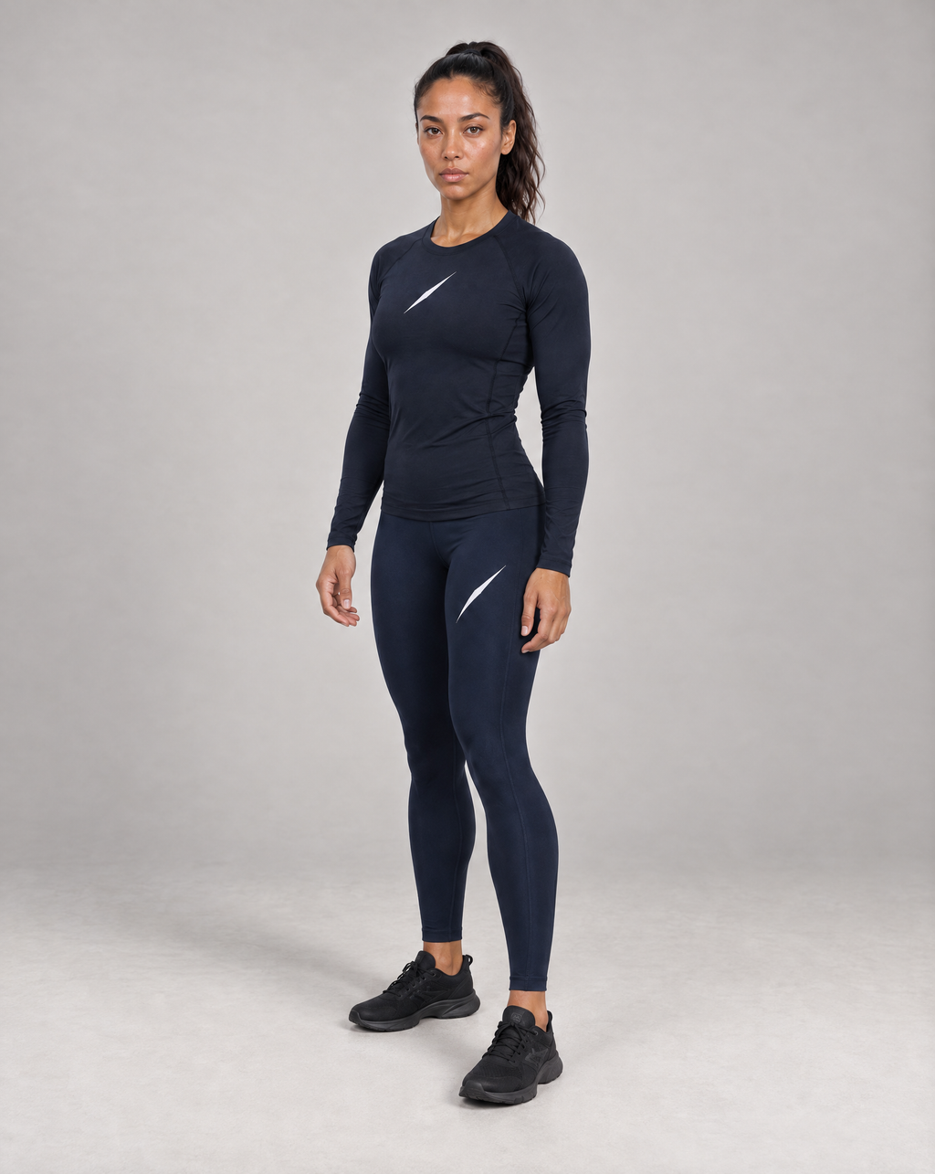 PULSE™ by Golden Vein Damen-Kompressions-Longsleeve in Navy – Produktansicht 3