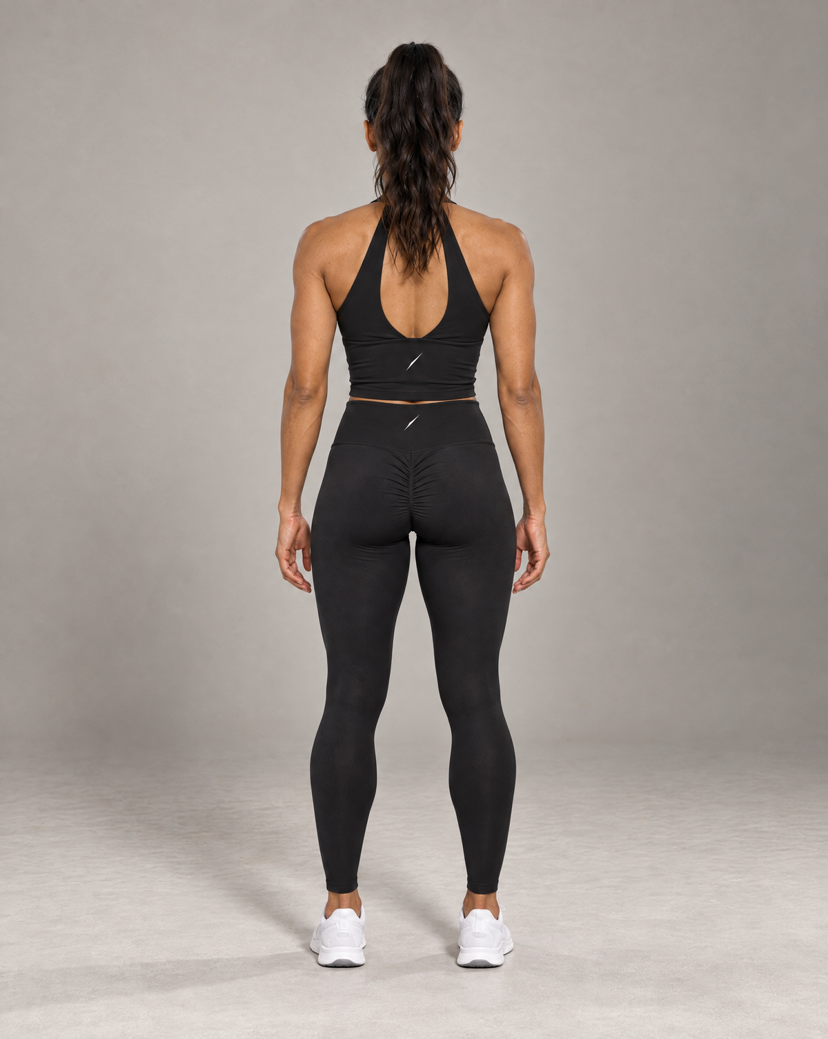 PULSE™ SPECTRE Halter Tank Top – Schwarz