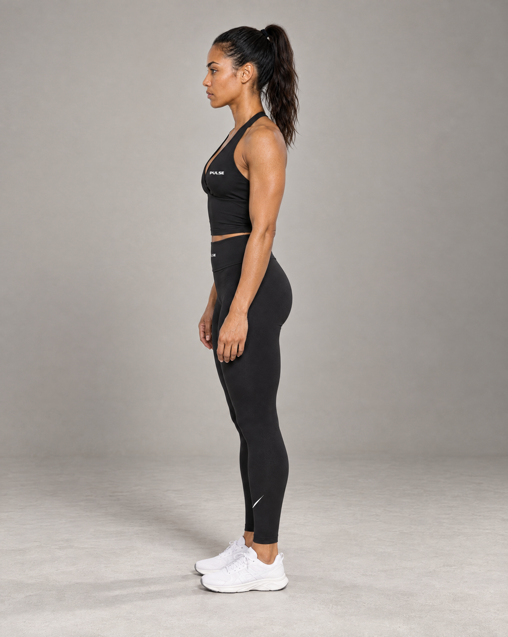 PULSE™ SPECTRE Halter Tank Top – Schwarz