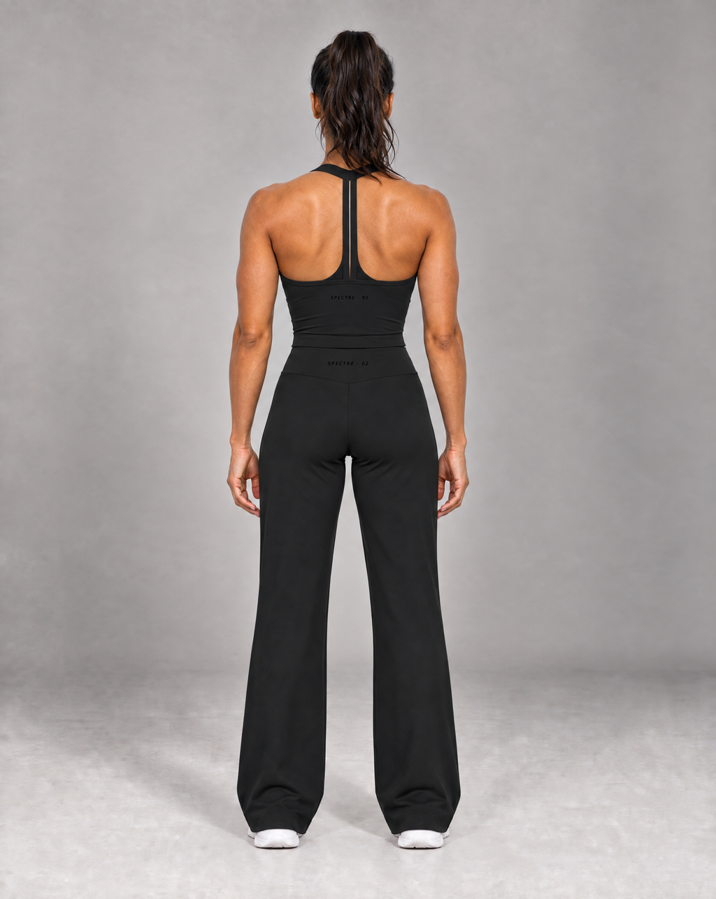 PULSE™ Form Halter Top – Black – Produktansicht 2