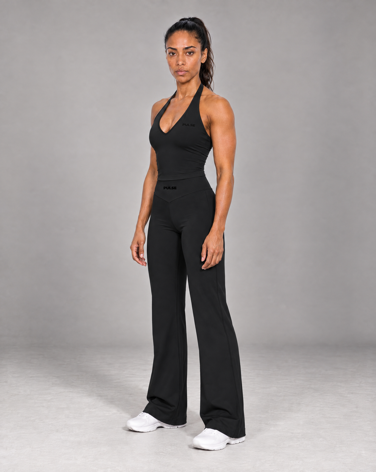 PULSE™ Form Halter Top – Black – Produktansicht 3