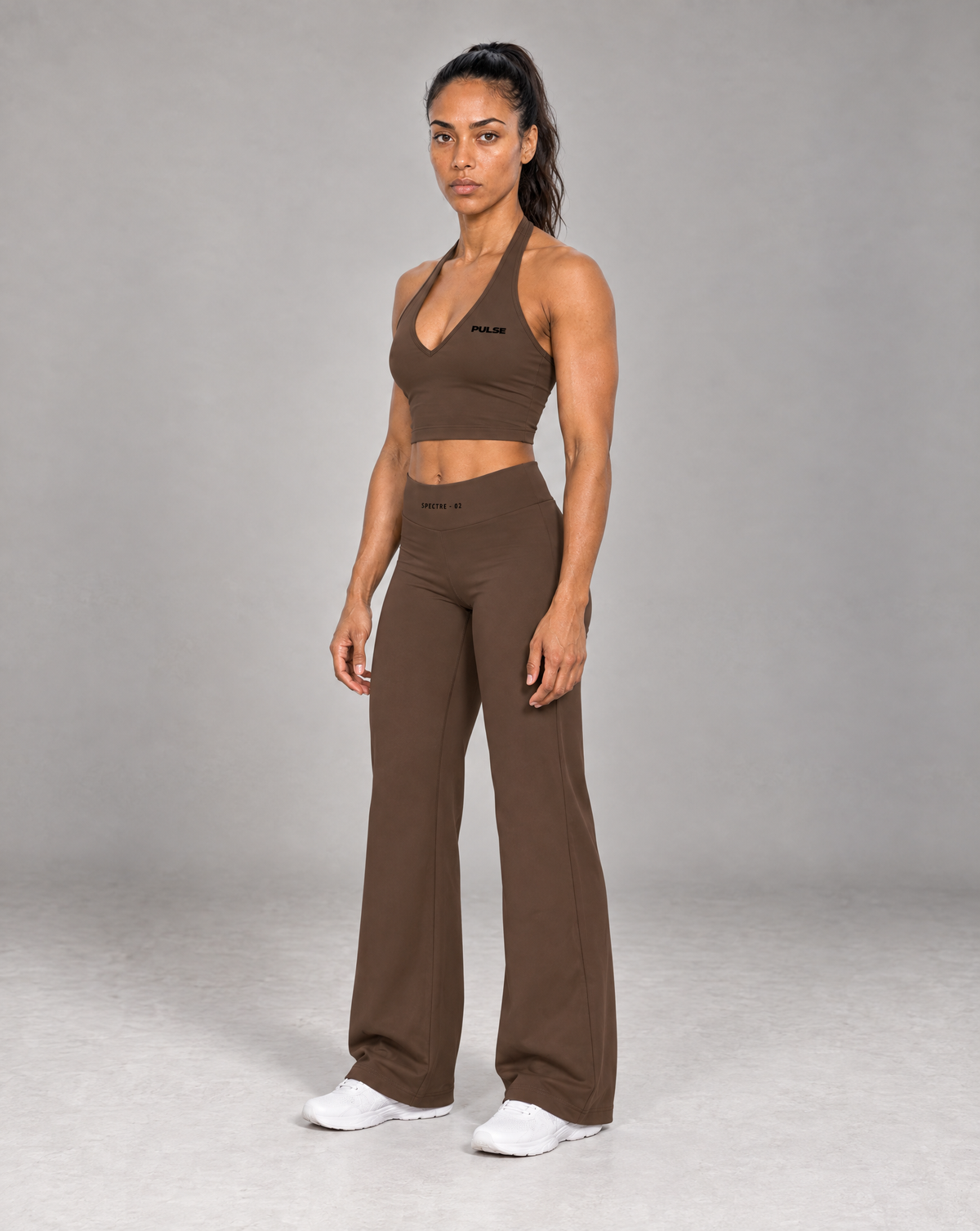 PULSE™ Form Halter Top – Brown – Produktansicht 3