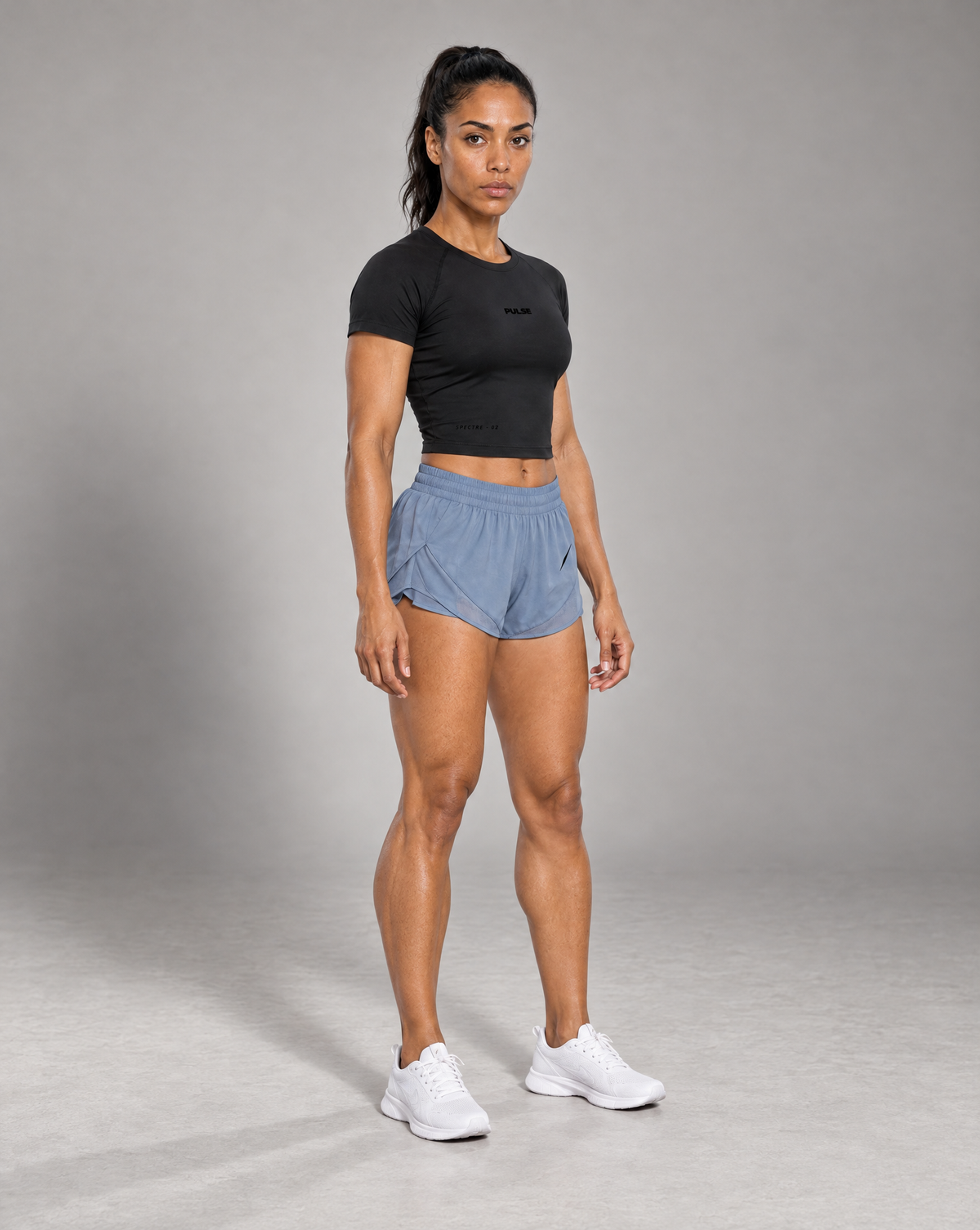 PULSE™ Cropped Performance T-Shirt – Black – Produktansicht 4