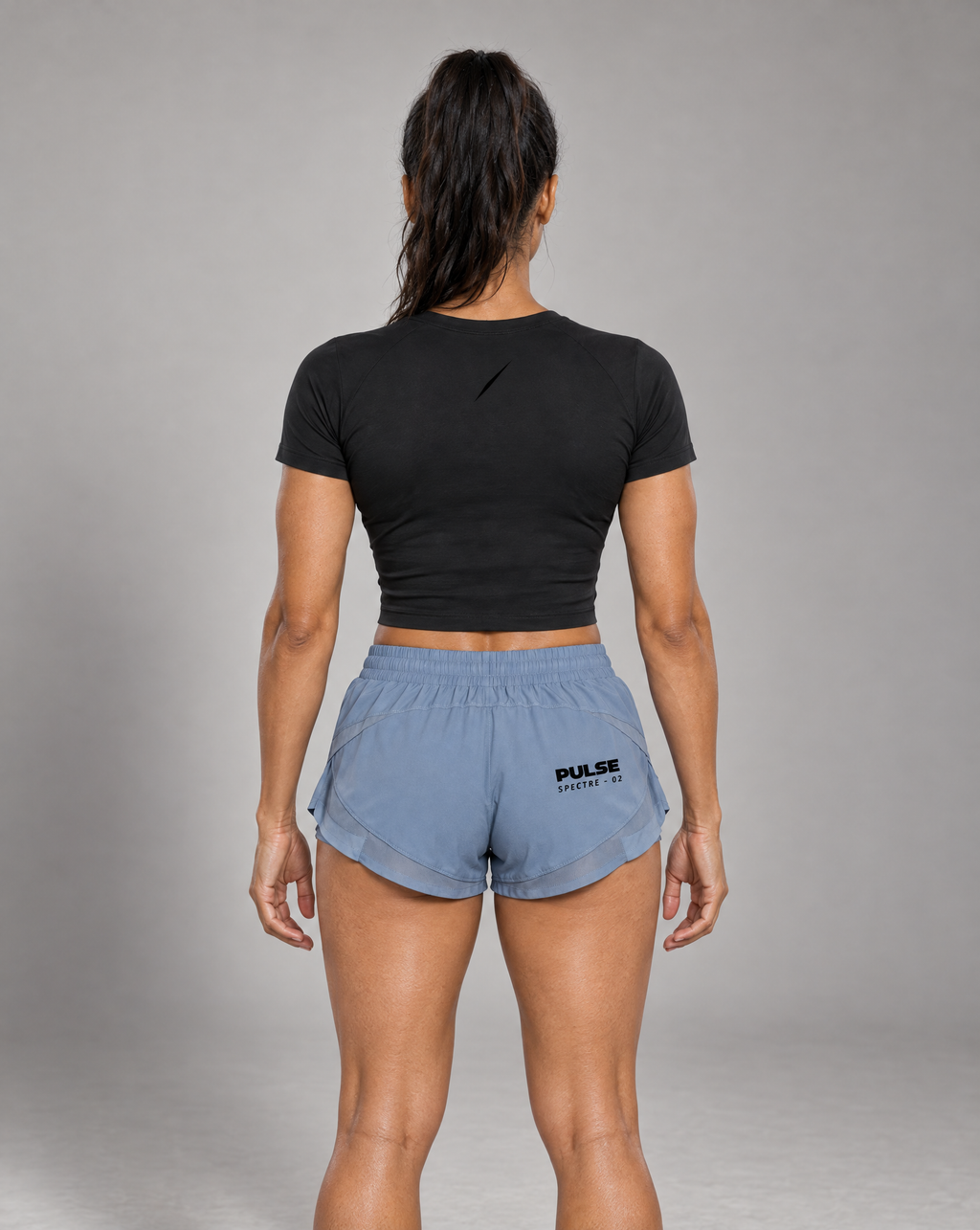 PULSE™ Cropped Performance T-Shirt – Black – Produktansicht 2