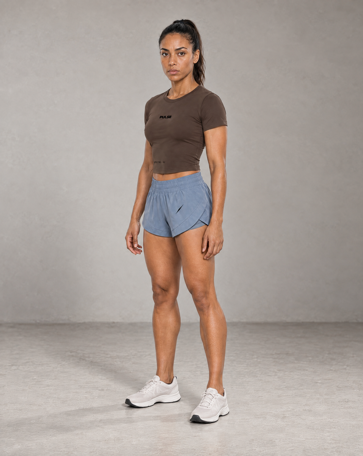PULSE™ Cropped Performance T-Shirt – Coffee – Produktansicht 3