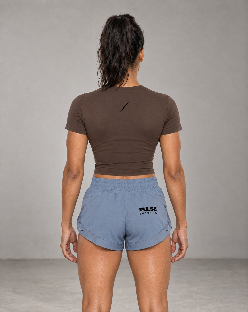 PULSE™ Cropped Performance T-Shirt – Coffee – Produktansicht 2