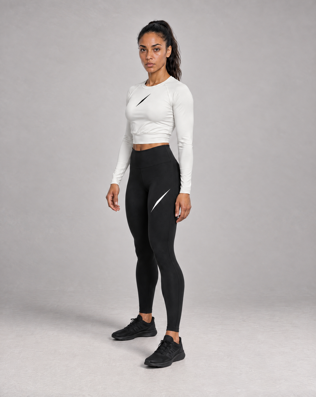 PULSE™ by Golden Vein Cropped Longsleeve in Off-White – Produktansicht 3