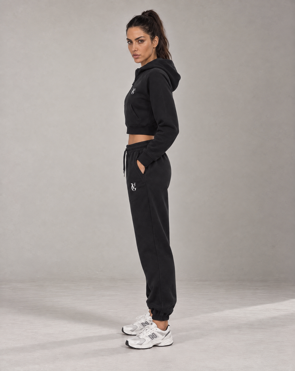 Golden Vein Cropped Half-Zip Hoodie – Black – Produktansicht 5
