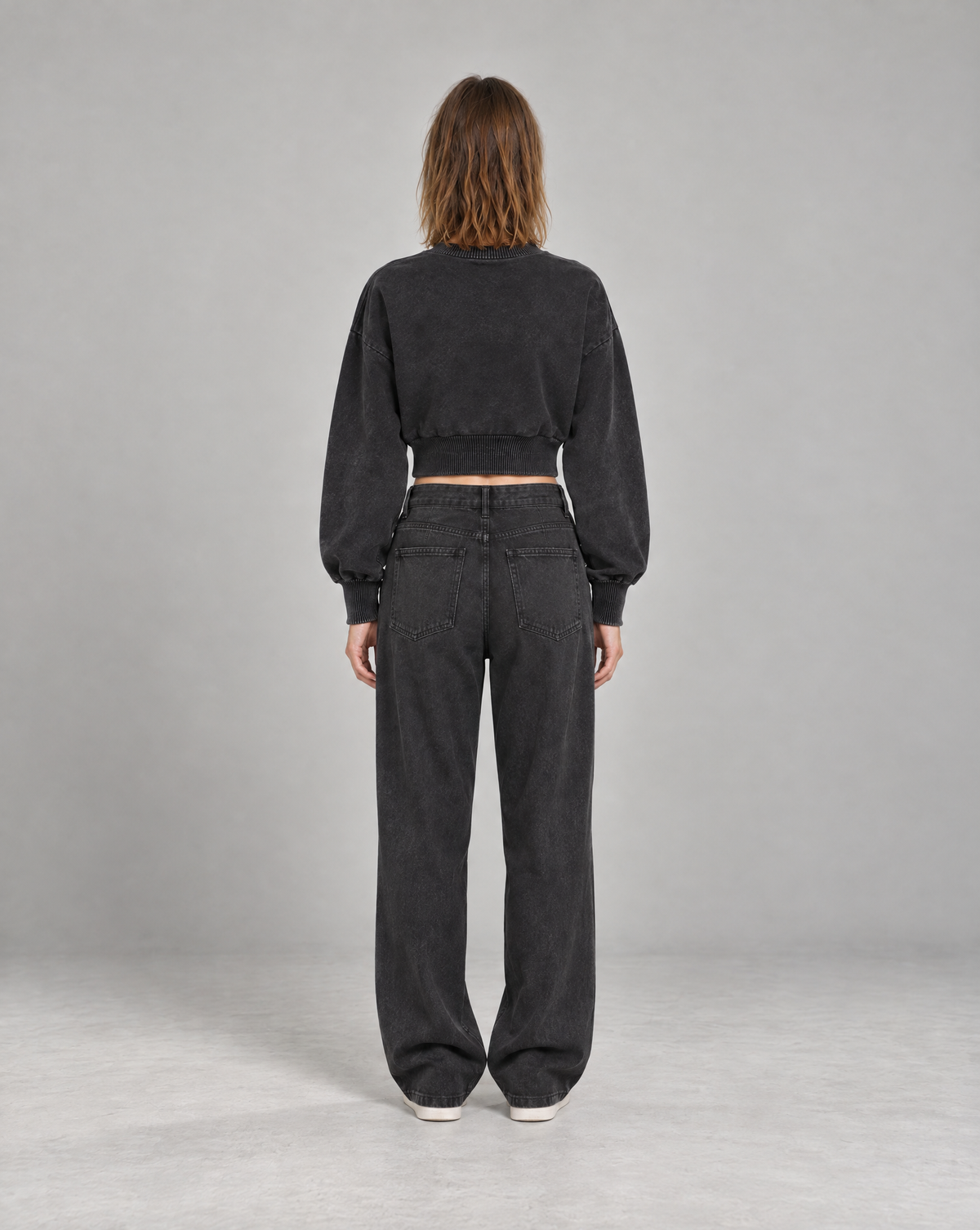 Golden Vein Mineral Wash Cropped Sweater – Black – Produktansicht 6
