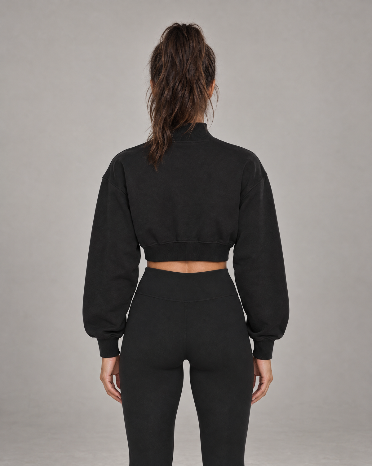 Golden Vein Cropped Mock Neck – Black – Produktansicht 2