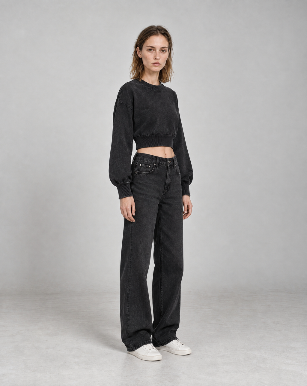 Golden Vein Parables Cropped Sweater – Black – Produktansicht 3