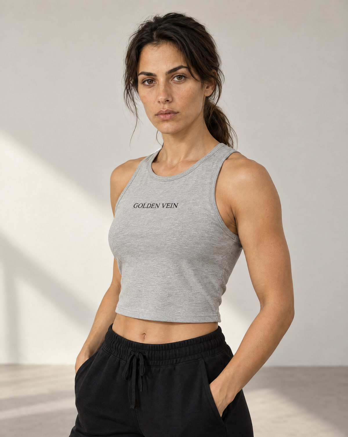 Crop Tanktop Grau am Model