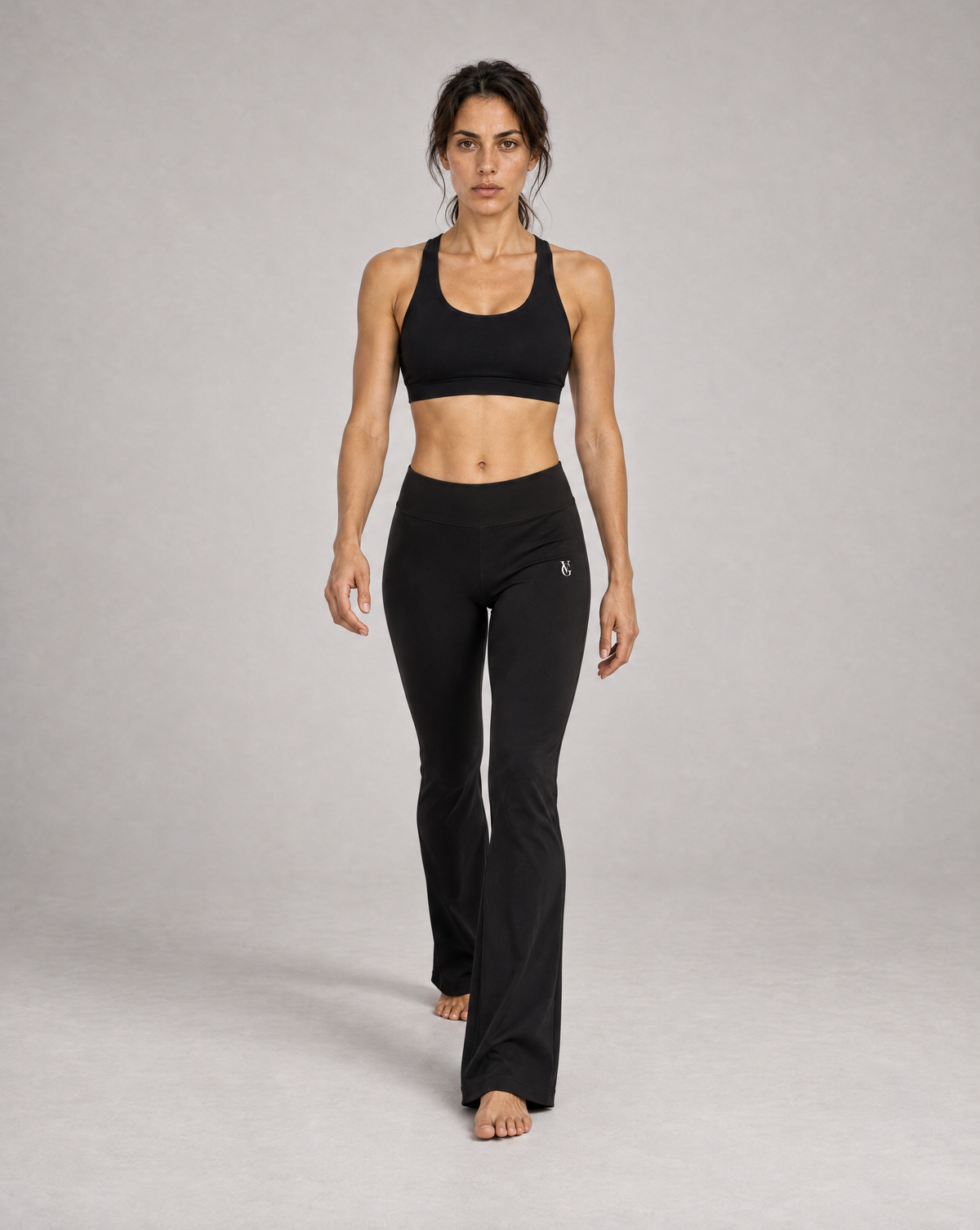 GV Flare Leggings Schwarz – walking view