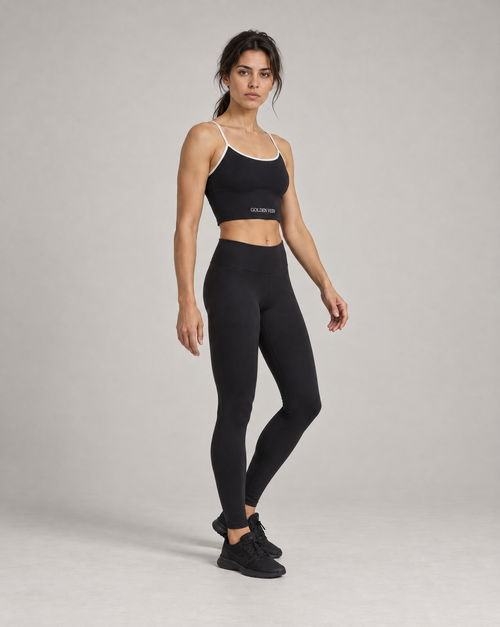 Crop Top Schwarz – 3/4-Ansicht