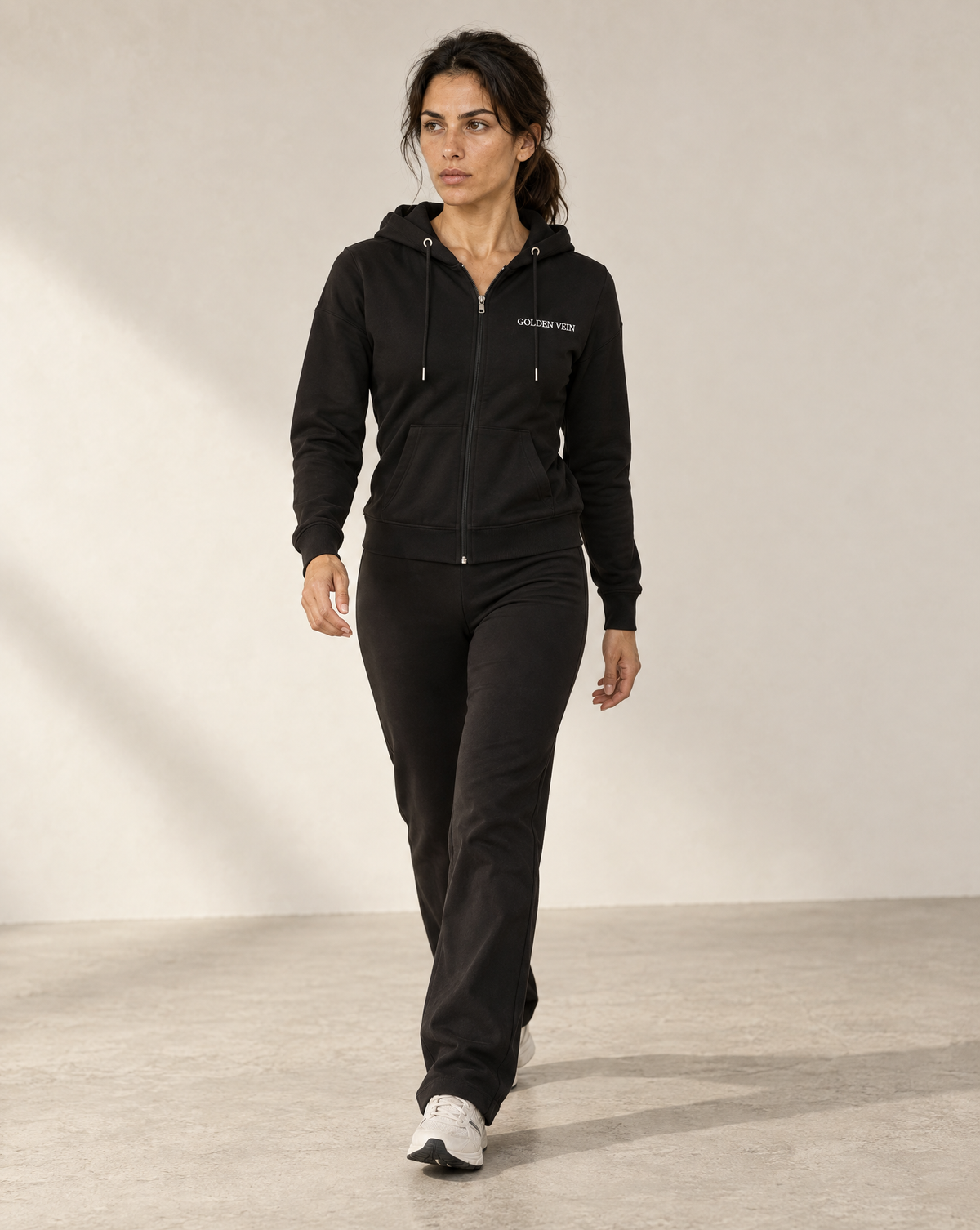 Golden Vein Trainingsjacke Schwarz mit Kapuze Editorial