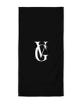 GV Bath Towel in Schwarz mit zentral platziertem GV-Logo, Produktansicht