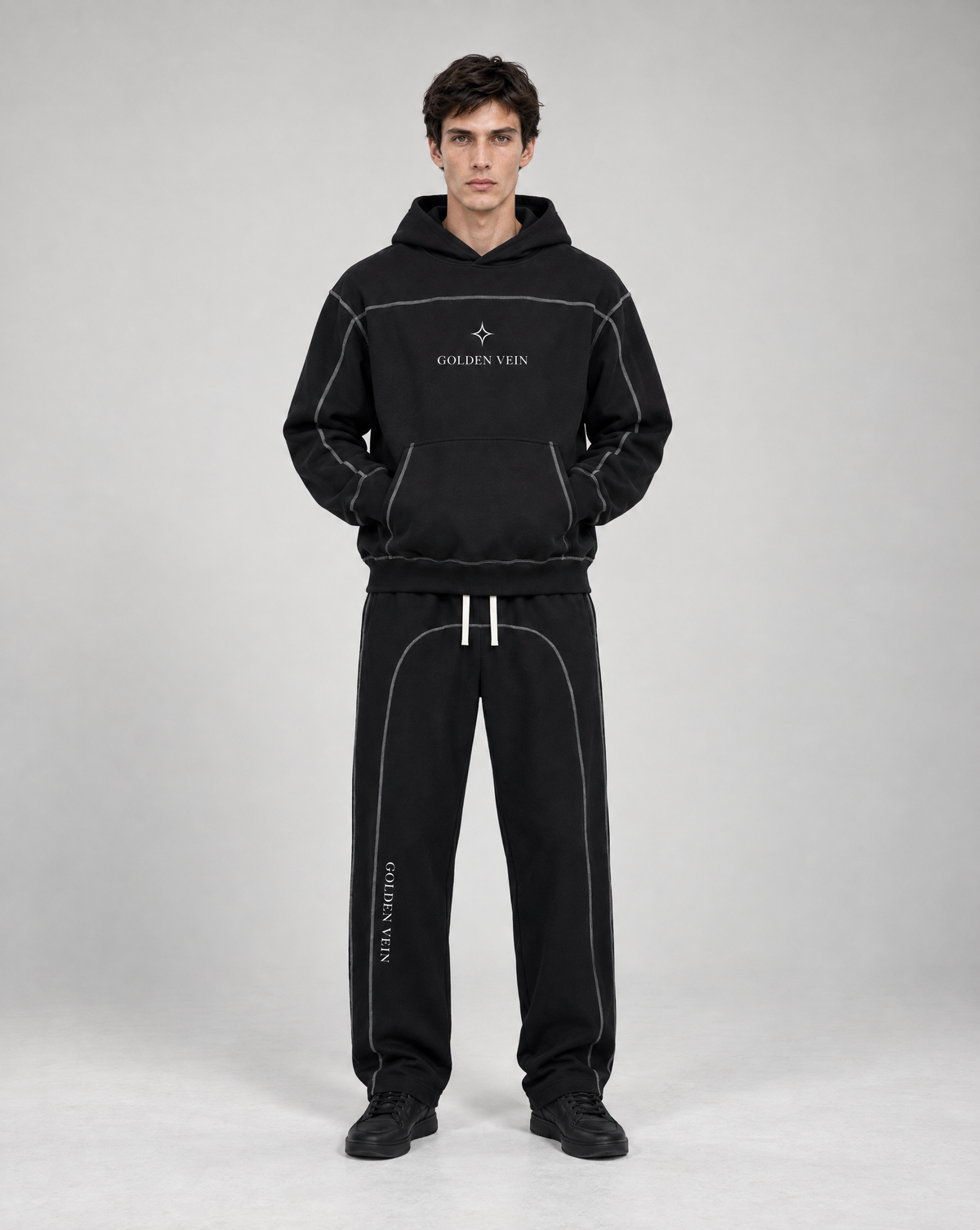 Golden Vein Structure Jogginghose in Schwarz – Vorderansicht