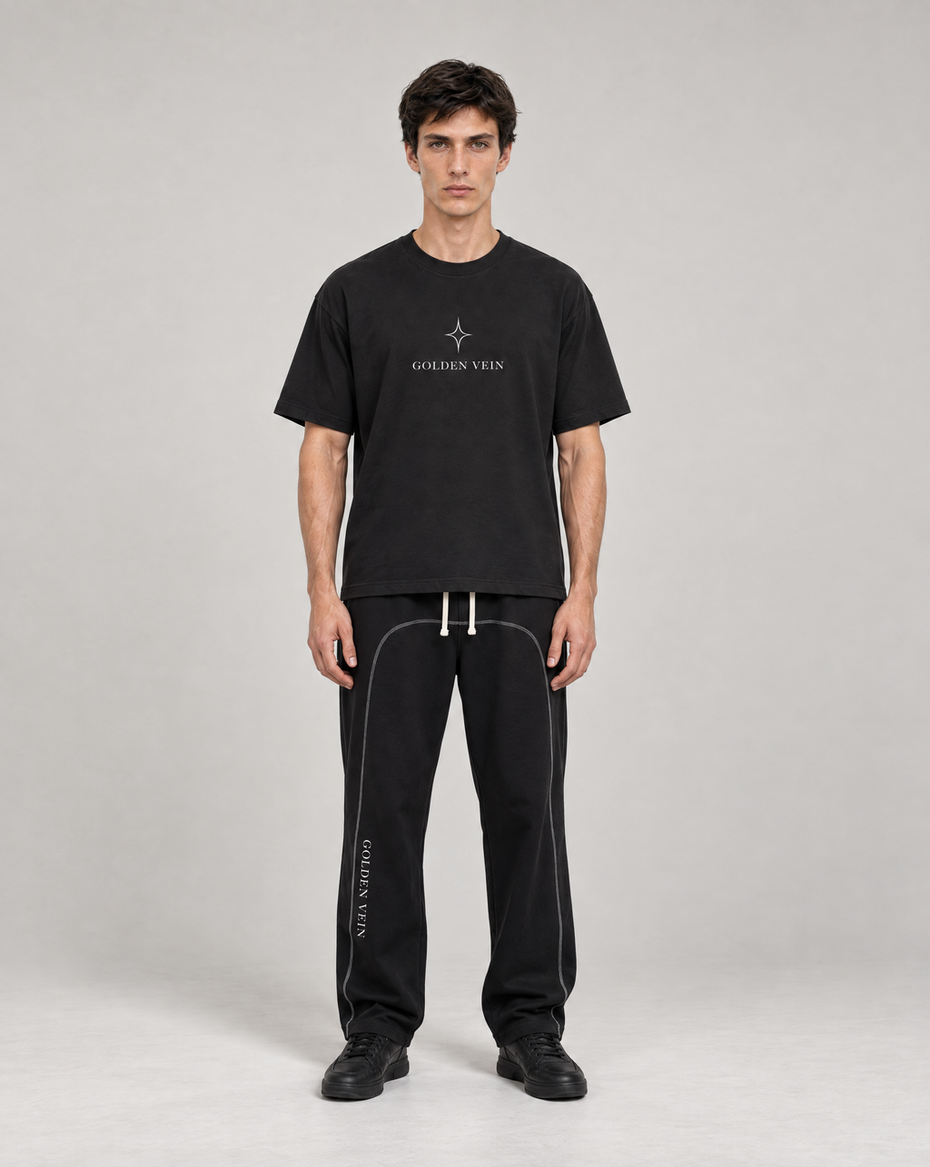 Golden Vein Core Boxy T-Shirt in Schwarz – Vorderansicht