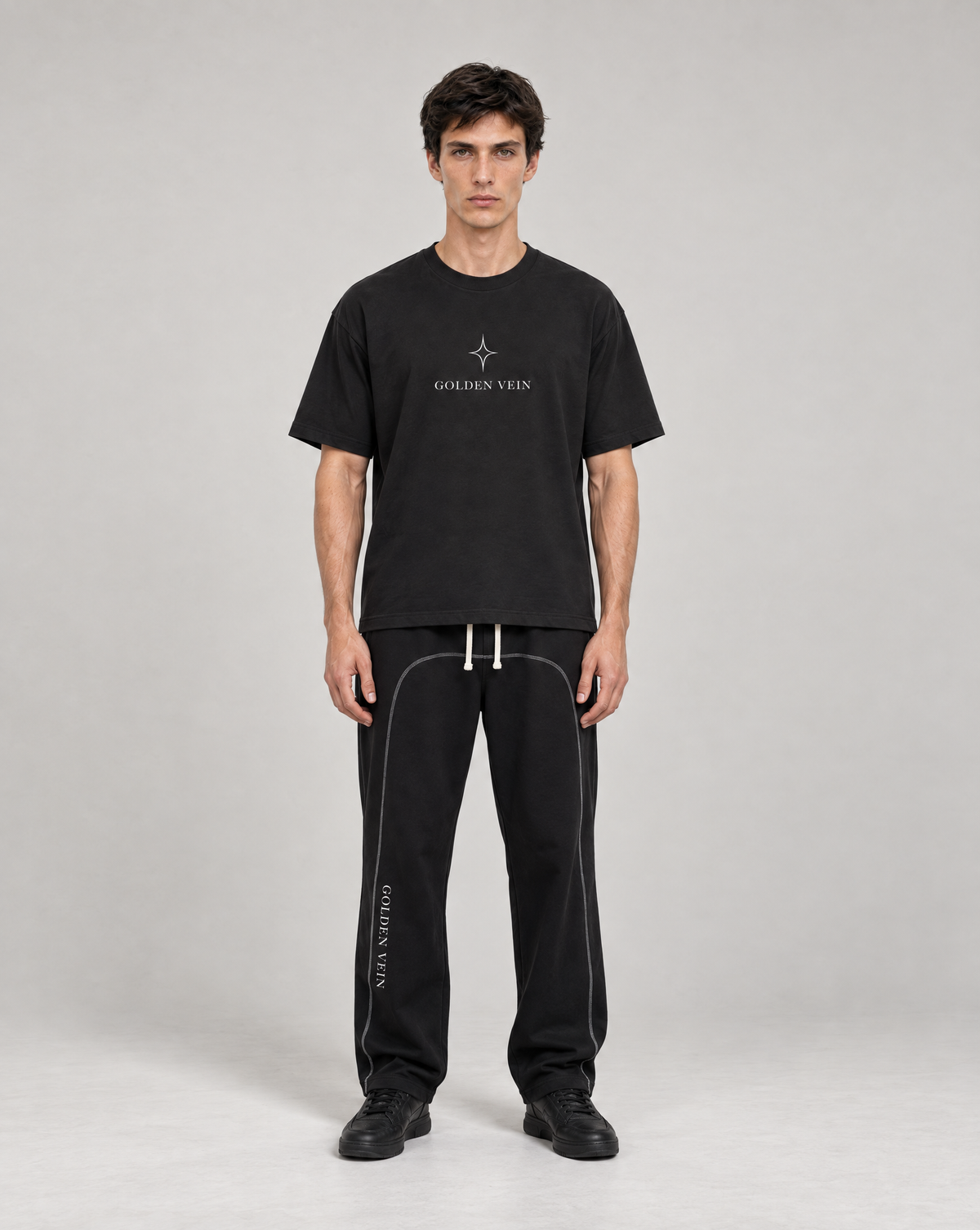 Golden Vein Core Boxy T-Shirt in Schwarz – Vorderansicht