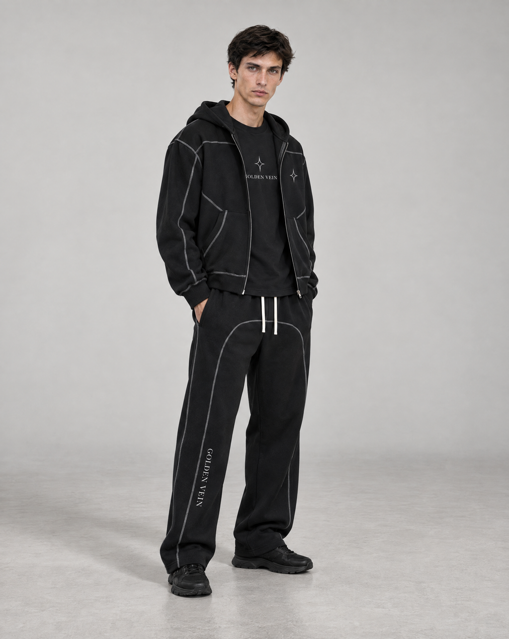 Golden Vein Structure Zip-Hoodie in Schwarz – Dreiviertelansicht