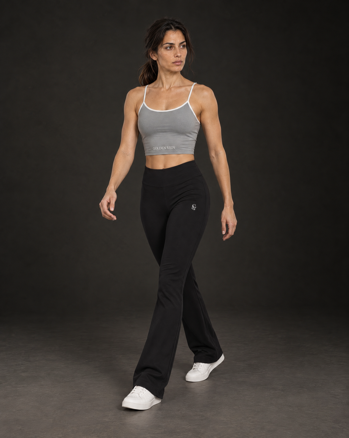 Crop Top Grau – Movement-Ansicht