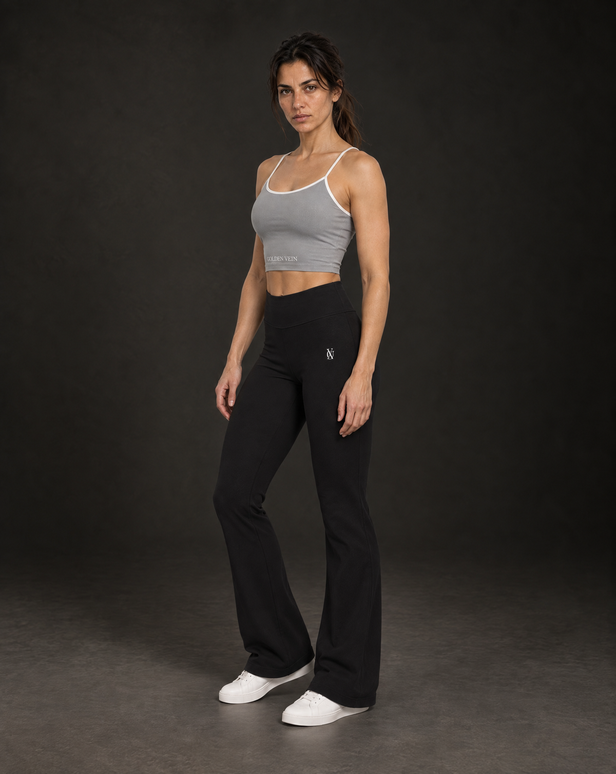 Crop Top Grau – 3/4-Ansicht