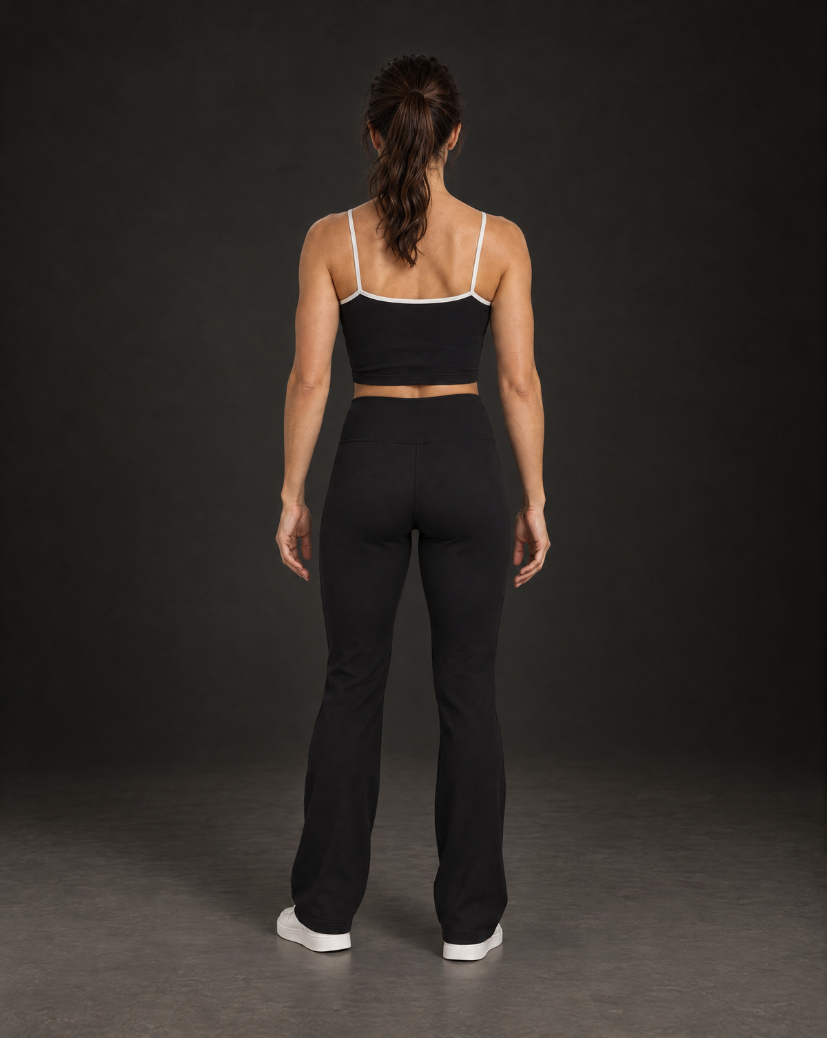 Crop Top Schwarz – Rückansicht