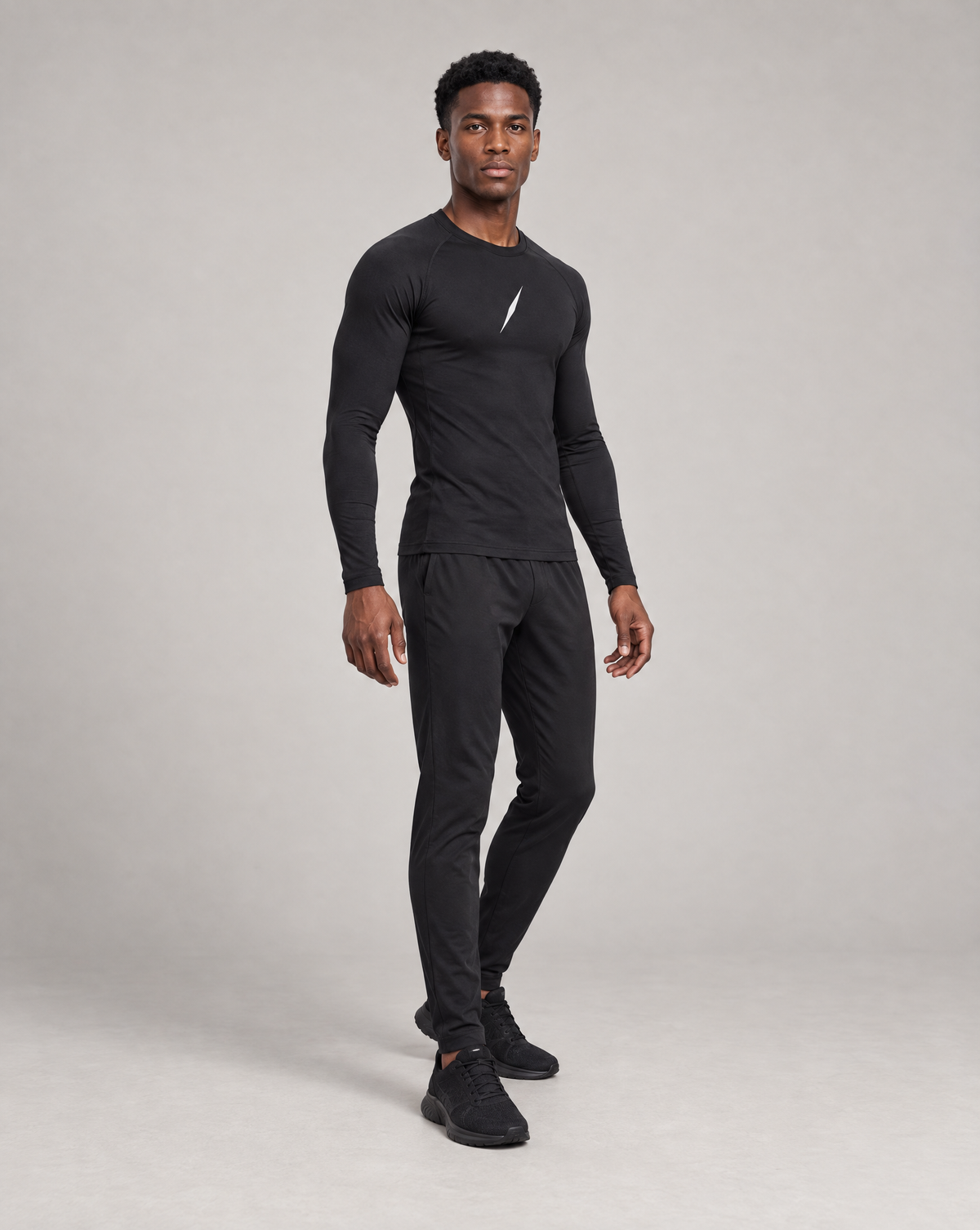 PULSE Compression Longsleeve Schwarz Herren – 3/4-Ansicht