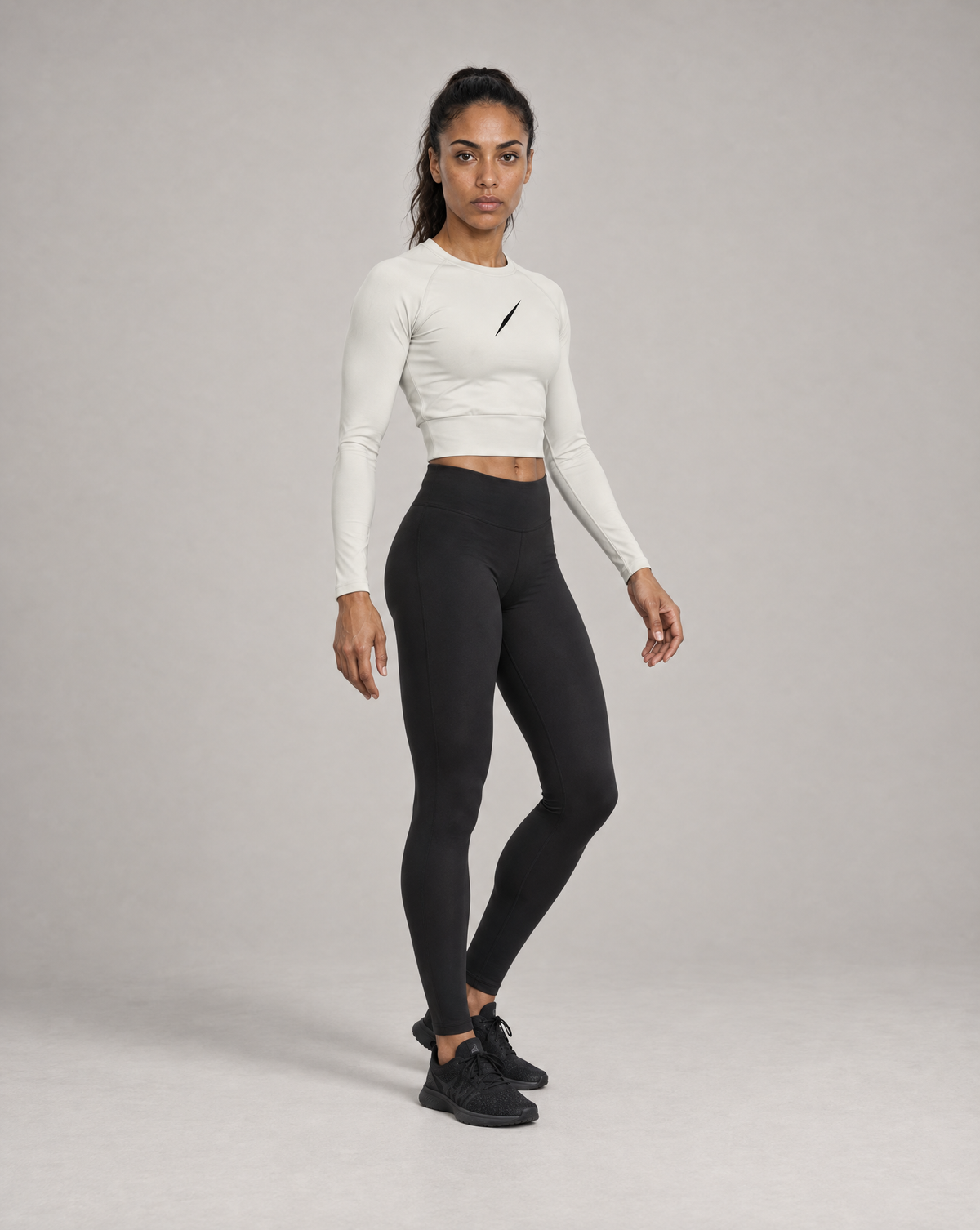 PULSE Cropped Longsleeve Off-White – 3/4-Ansicht