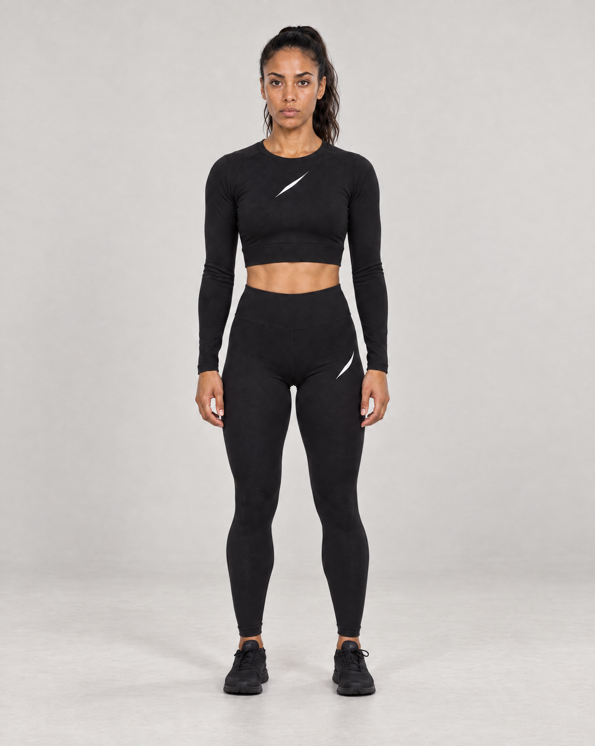 PULSE Cropped Longsleeve Schwarz – Damen Front