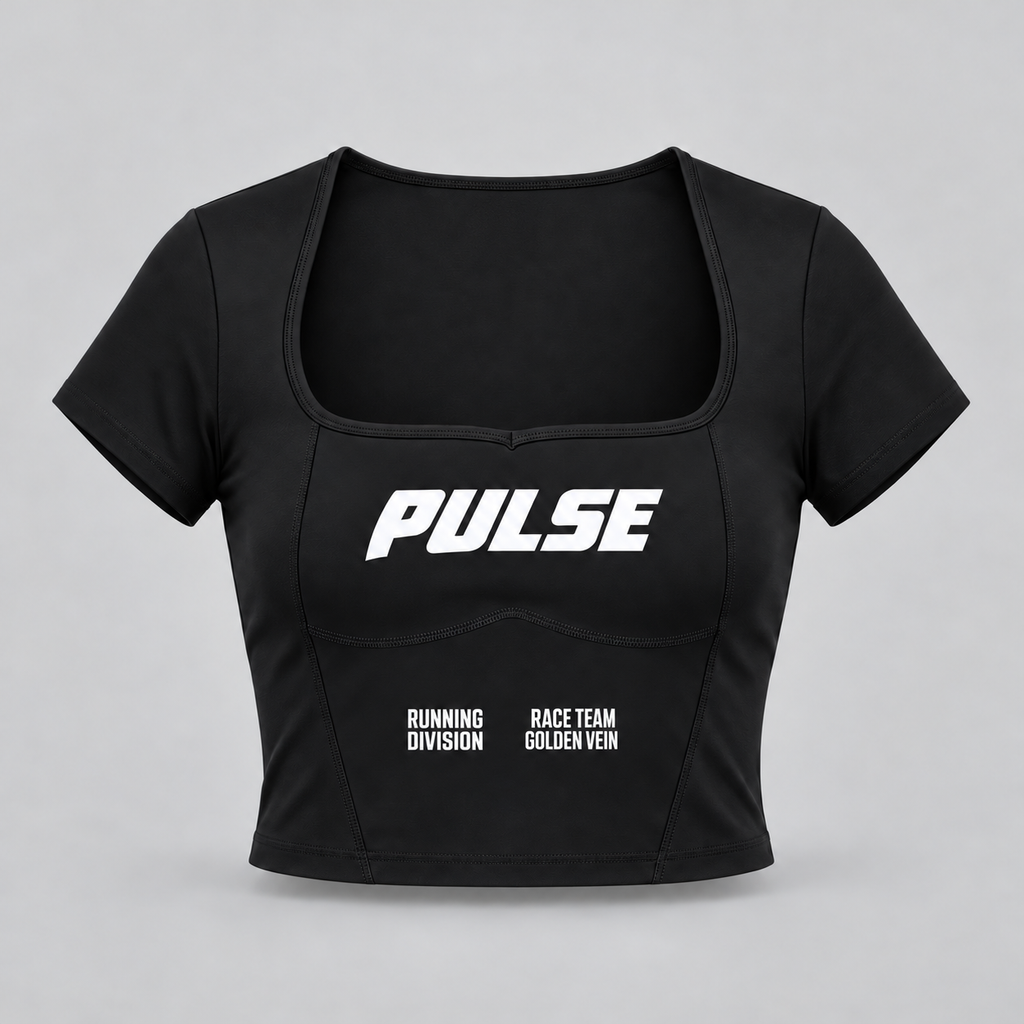 PULSE Square-Neck Running Crop Tee — Black – 3D-Mockup Vorderansicht ohne Nackenlabel