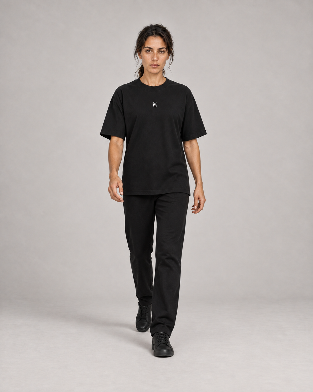 Signature Oversized T-Shirt Schwarz – Damen Walking Ansicht
