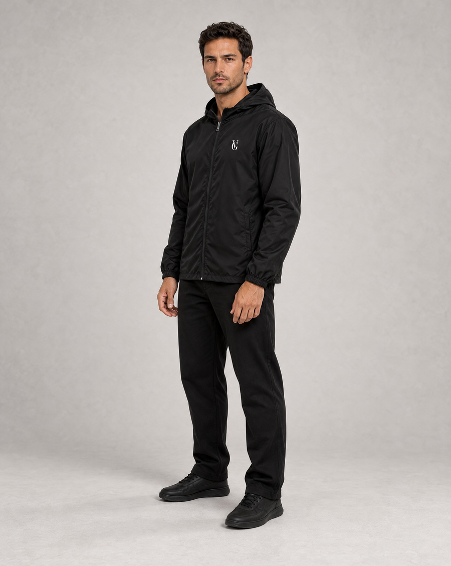 GV Windbreaker Black – three-quarter view