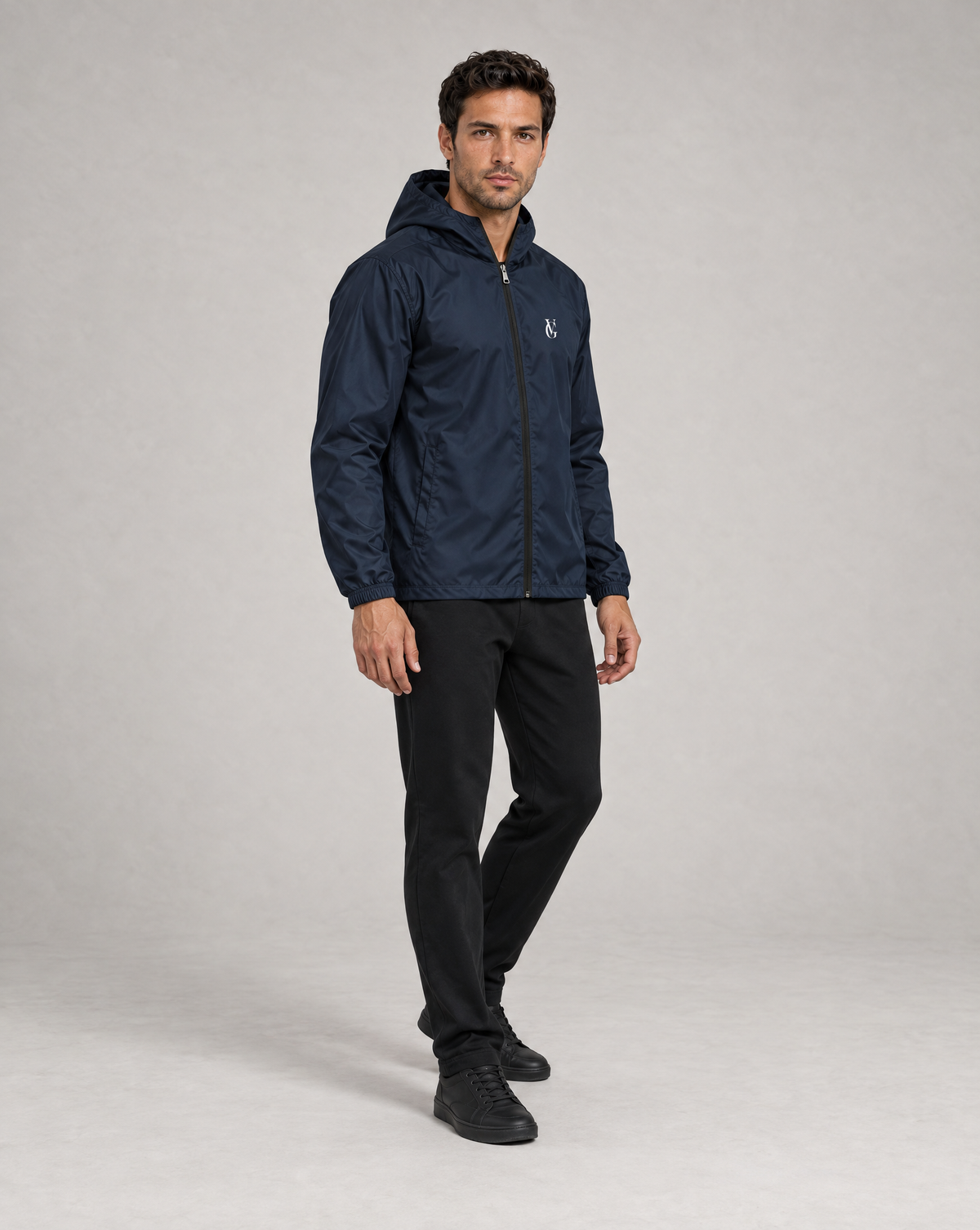 GV Windbreaker Navy – three-quarter view