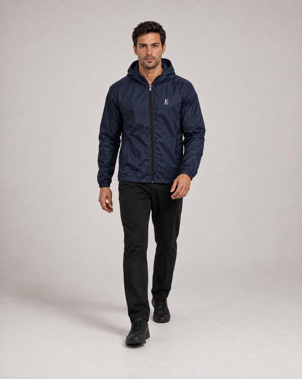 GV Windbreaker Navy – walking view