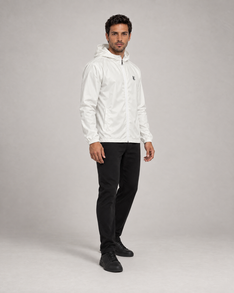 GV Windbreaker Off-White – three-quarter view