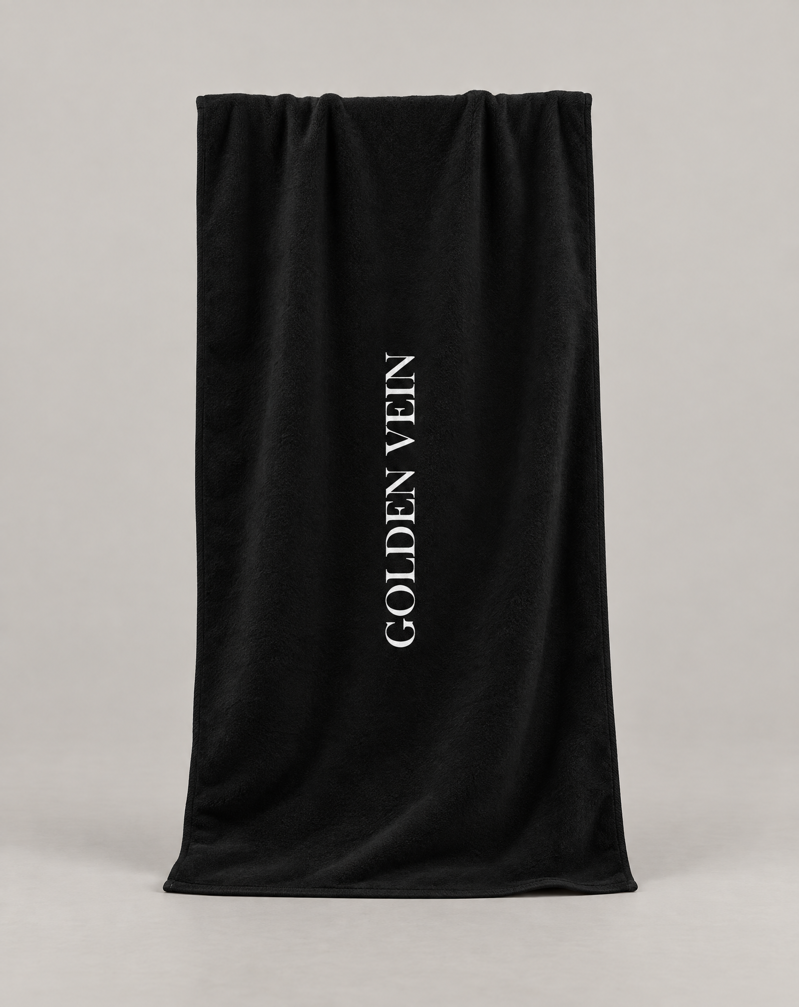 Golden Vein Bath Towel – Badetuch · Schwarz