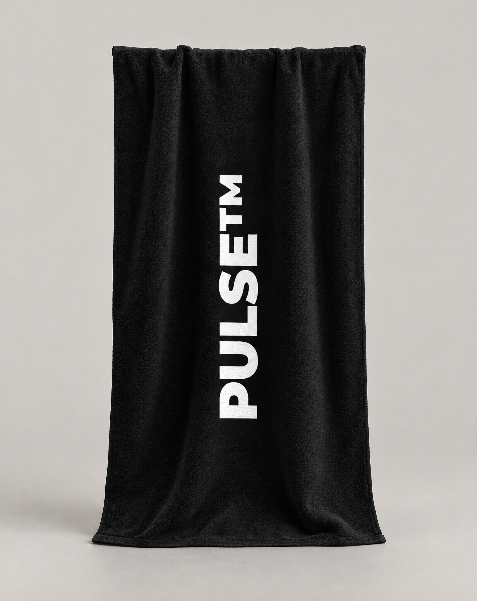PULSE™ by Golden Vein Bath Towel – Badetuch · Schwarz